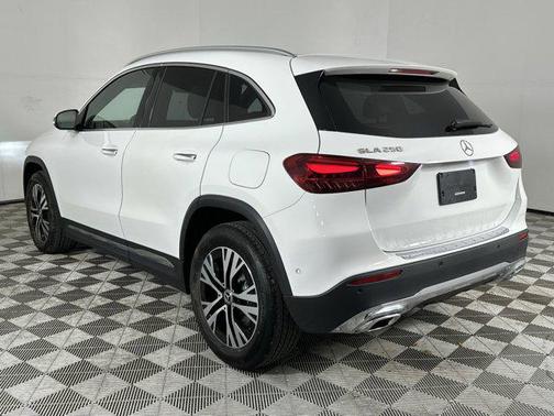 2025 Mercedes-Benz GLA 250 4MATIC