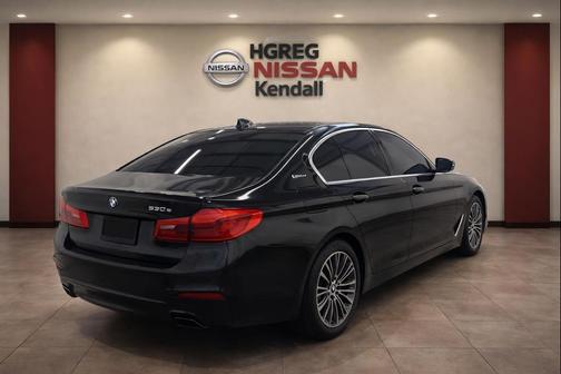 Jet Black 2019 BMW 530e iPerformance