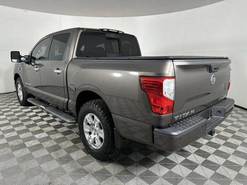 2017 Nissan Titan SV