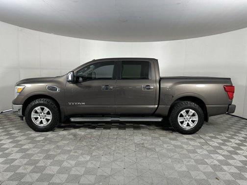 2017 Nissan Titan SV
