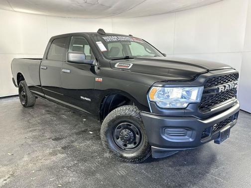 2021 RAM 2500 Tradesman Crew Cab 4x2 8' Box