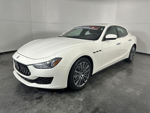 Bianco 2018 Maserati Ghibli Base