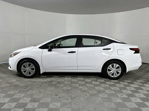 2022 Nissan Versa 1.6 S
