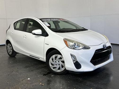 2016 Toyota Prius c Two