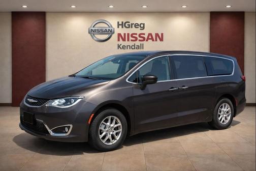 Granite Crystal Metallic Clearcoat 2023 Chrysler Pacifica Touring L