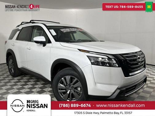 2025 Nissan Pathfinder SV