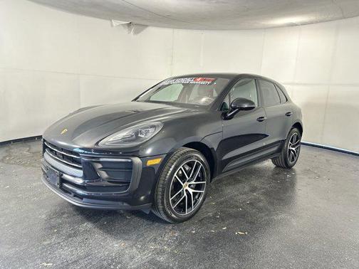 2022 Porsche Macan Base