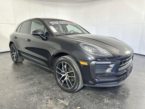 2022 Porsche Macan Base