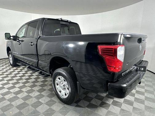 2022 Nissan Titan XD SV