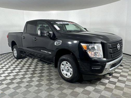 2022 Nissan Titan XD SV