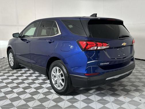 Blue Glow Metallic 2023 Chevrolet Equinox 1LT
