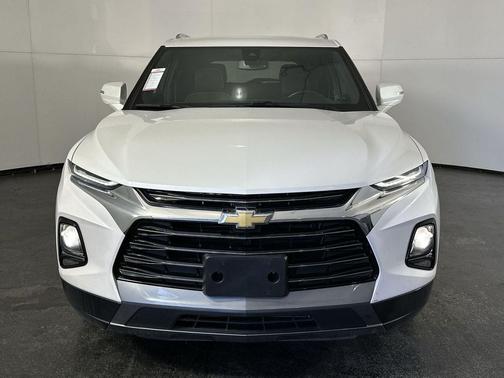 Iridescent Pearl Tricoat 2022 Chevrolet Blazer Premier