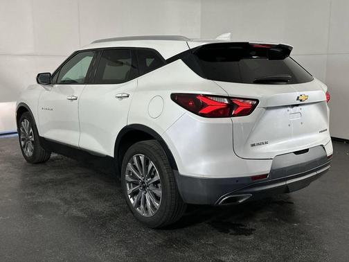 Iridescent Pearl Tricoat 2022 Chevrolet Blazer Premier