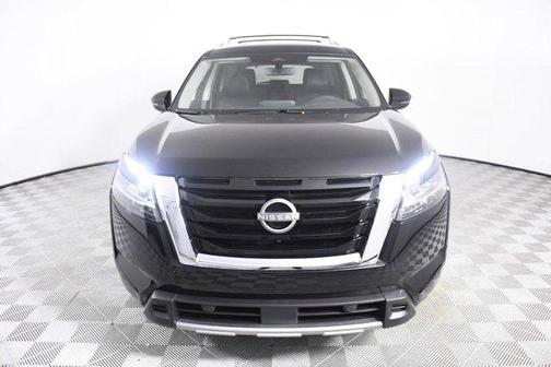 2025 Nissan Pathfinder SL FWD