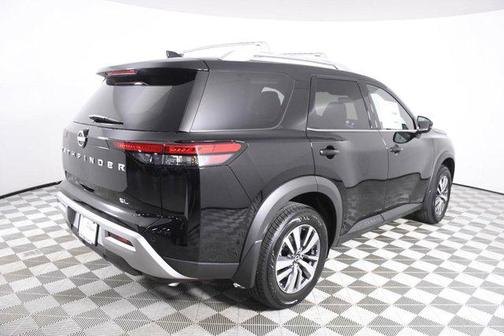 2025 Nissan Pathfinder SL FWD