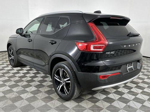2023 Volvo XC40 B5 Core