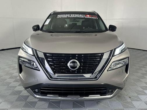 Champagne Silver Metallic/Super Black 2021 Nissan Rogue Platinum