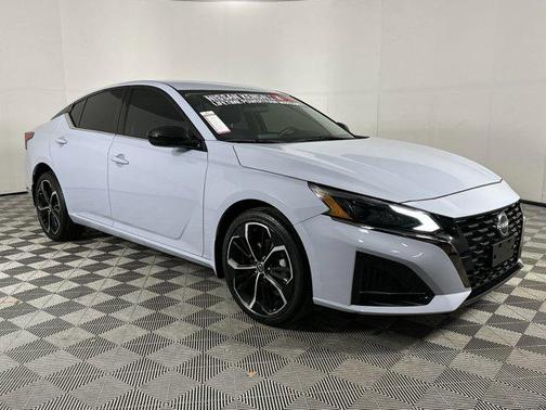 2023 Nissan Altima SR Intelligent AWD