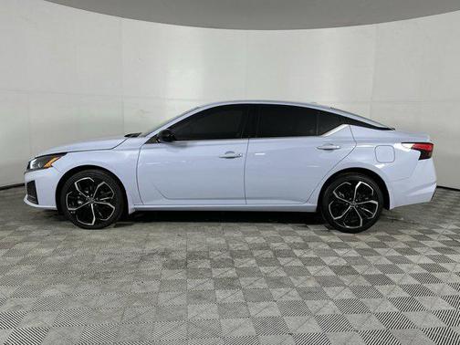2023 Nissan Altima SR Intelligent AWD