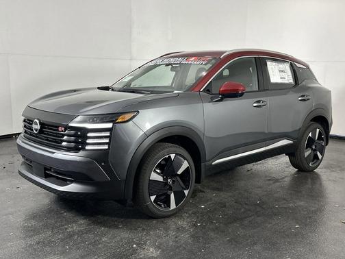 Gun Metallic/Scarlet Ember Tintcoat 2026 Nissan Kicks SR