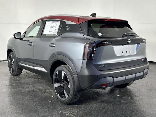 Gun Metallic/Scarlet Ember Tintcoat 2026 Nissan Kicks SR