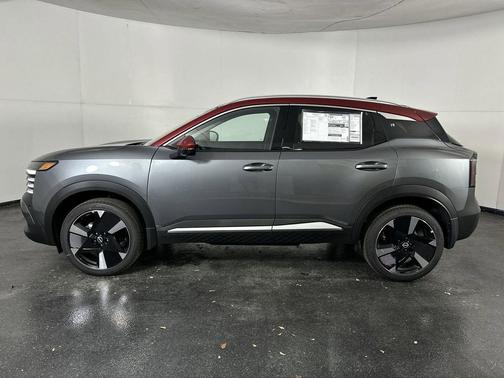 Gun Metallic/Scarlet Ember Tintcoat 2026 Nissan Kicks SR