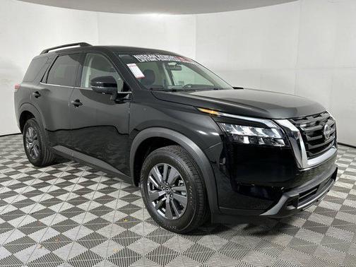 2025 Nissan Pathfinder SV 4WD