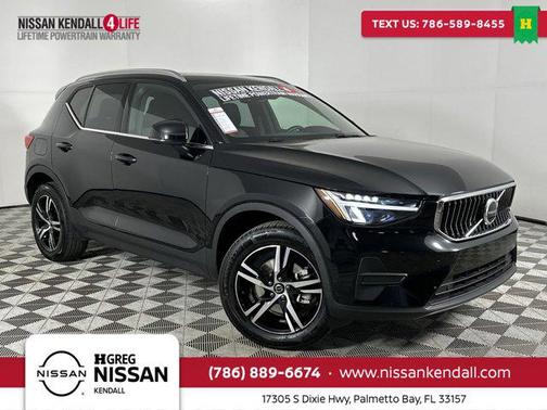 2025 Volvo XC40 B5 Core Bright Theme