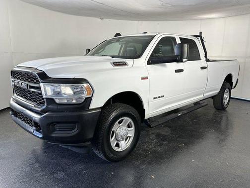 2019 RAM 2500 Tradesman Crew Cab 4x4 8' Box