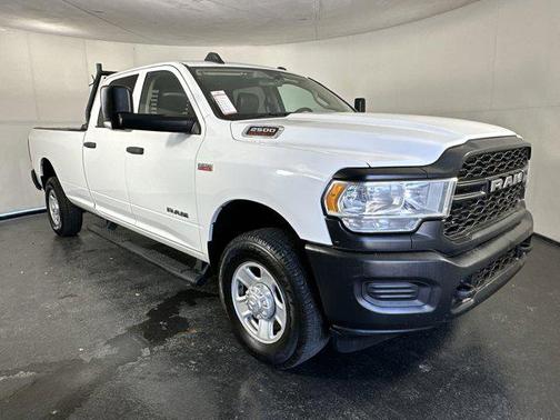 2019 RAM 2500 Tradesman Crew Cab 4x4 8' Box