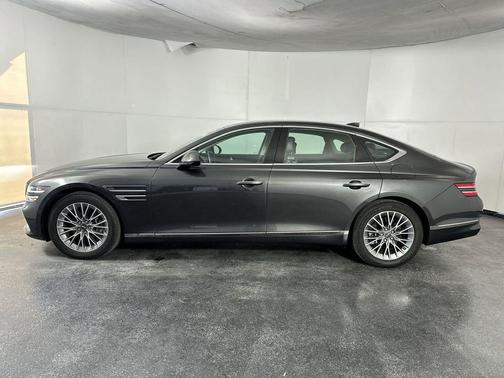Makalu Gray 2023 Genesis G80 2.5T AWD