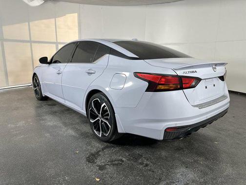 2023 Nissan Altima SR FWD