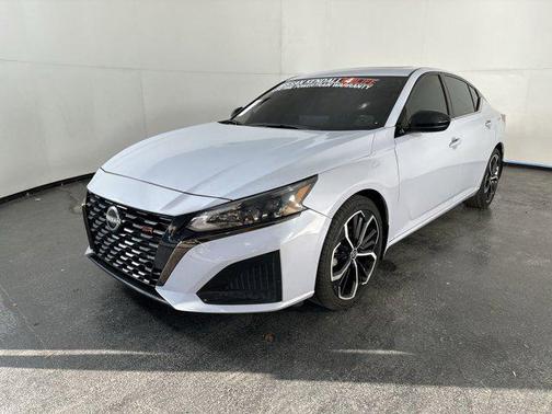 2023 Nissan Altima SR FWD