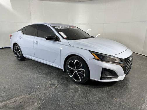 2023 Nissan Altima SR FWD