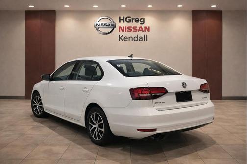 Pure White 2018 Volkswagen Jetta 1.4T SE
