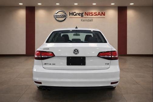 Pure White 2018 Volkswagen Jetta 1.4T SE