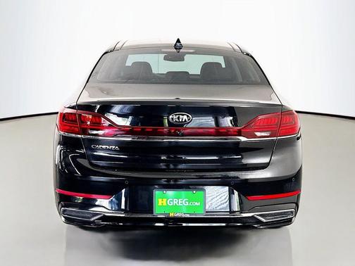 Aurora Black 2020 Kia Cadenza Technology