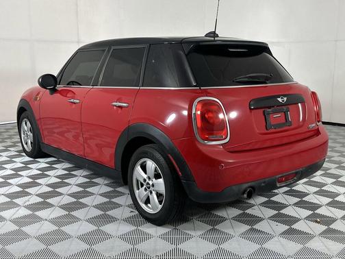 Chili Red 2017 MINI Hardtop Cooper