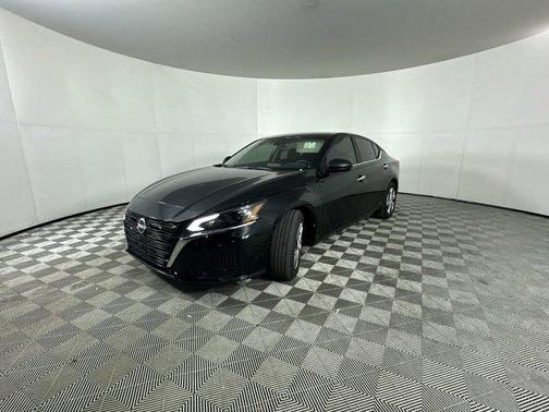 2025 Nissan Altima S FWD