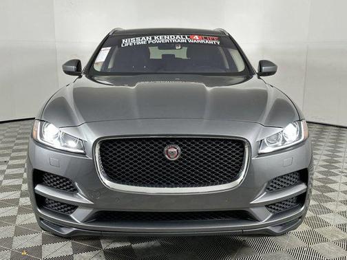 2018 Jaguar F-PACE 25t Premium