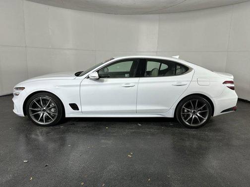 2025 Genesis G70 2.5T RWD