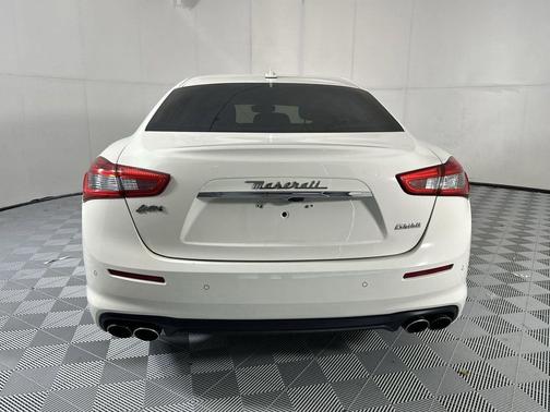 Bianco 2018 Maserati Ghibli Base