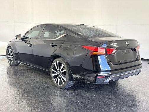 2020 Nissan Altima SR FWD