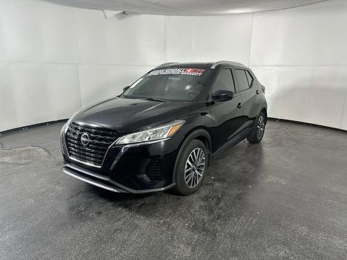 2022 Nissan Kicks SV