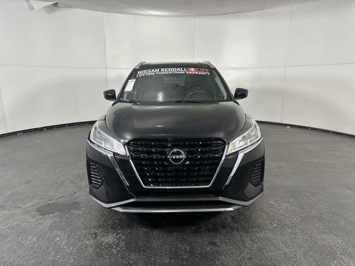 2022 Nissan Kicks SV