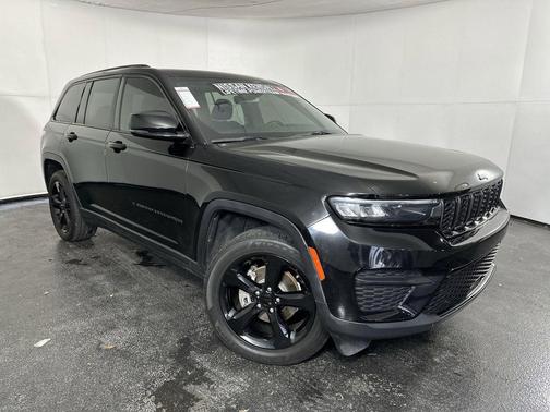 2022 Jeep Grand Cherokee Altitude
