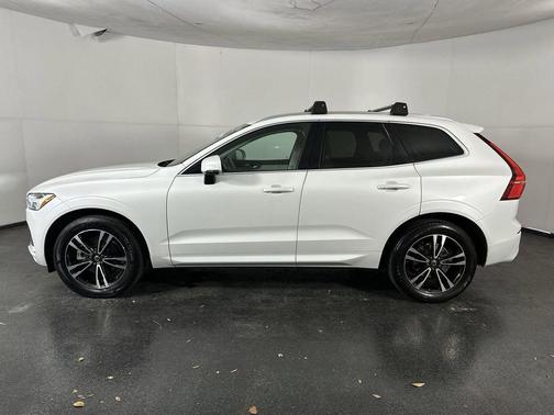 Crystal White 2018 Volvo XC60 T5 Momentum