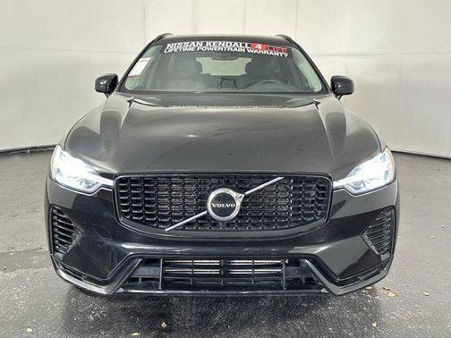 2024 Volvo XC60 Recharge Plug-In Hybrid T8 Core Dark Theme