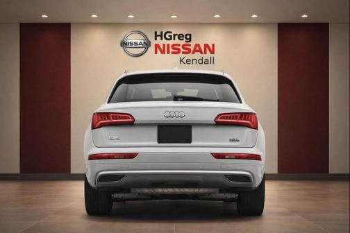 Florett Silver Metallic 2019 Audi Q5 2.0T Premium Plus