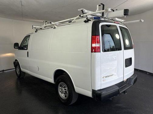 2022 Chevrolet Express 2500 RWD 2500 Regular Wheelbase WT